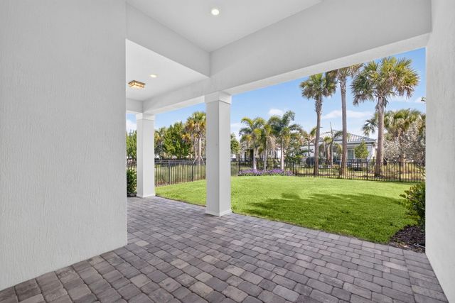 12525 Triumph Lane, Palm Beach Gardens, FL 33412