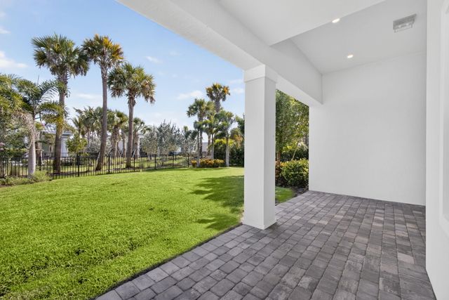 12525 Triumph Lane, Palm Beach Gardens, FL 33412