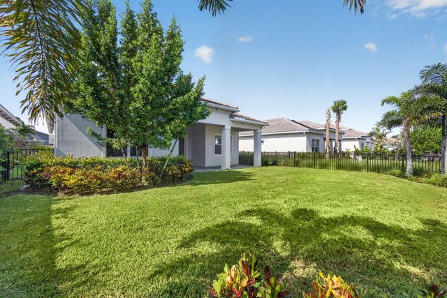 12525 Triumph Lane, Palm Beach Gardens, FL 33412