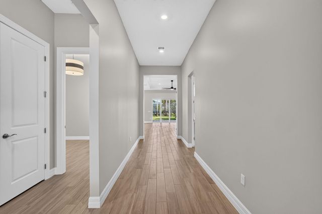 12525 Triumph Lane, Palm Beach Gardens, FL 33412