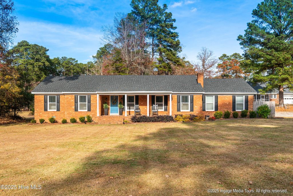 102 Longwood Drive, Pinetops, NC 27864