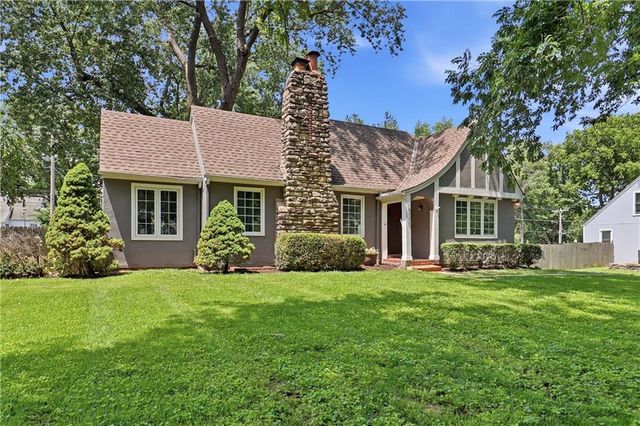 7416 Springfield Street, Prairie Village, KS 66208