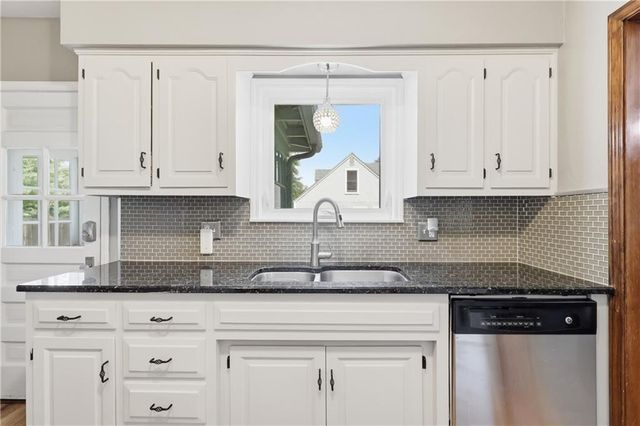 7416 Springfield Street, Prairie Village, KS 66208