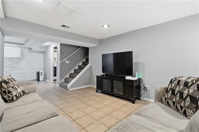 7416 Springfield Street, Prairie Village, KS 66208