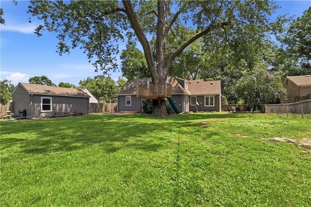 7416 Springfield Street, Prairie Village, KS 66208