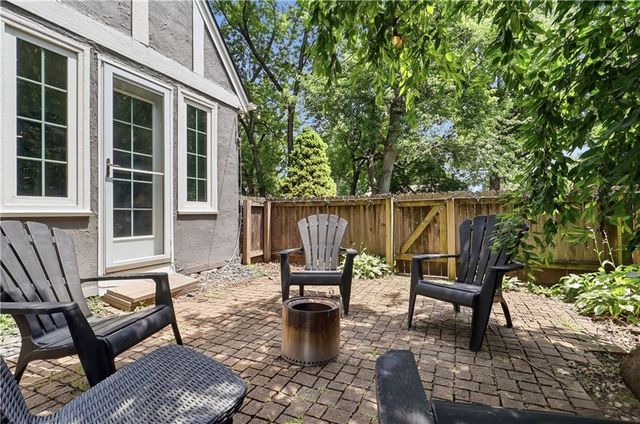 7416 Springfield Street, Prairie Village, KS 66208