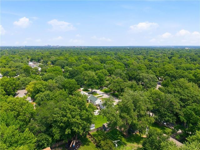 7416 Springfield Street, Prairie Village, KS 66208