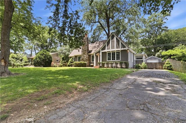 7416 Springfield Street, Prairie Village, KS 66208