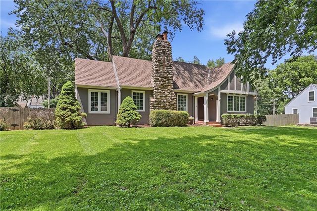 7416 Springfield Street, Prairie Village, KS 66208