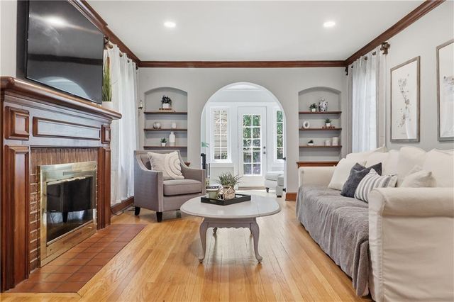 7416 Springfield Street, Prairie Village, KS 66208