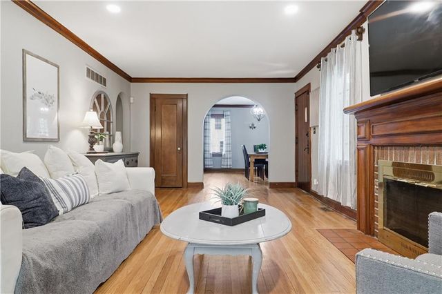 7416 Springfield Street, Prairie Village, KS 66208
