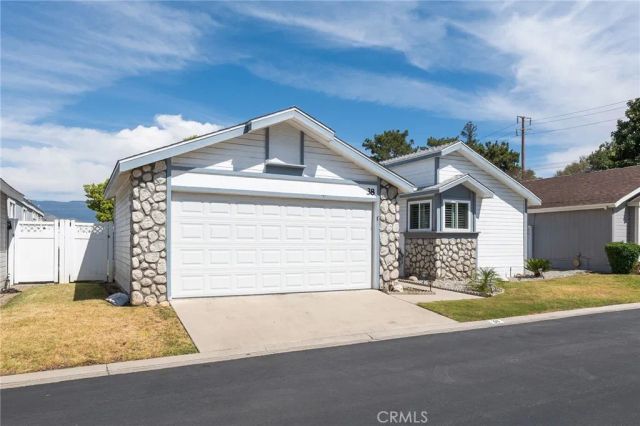 140 W Pioneer Avenue 38, Redlands, CA 92374