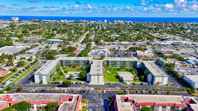 806 SE 7th Street 104, Deerfield Beach, FL 33441