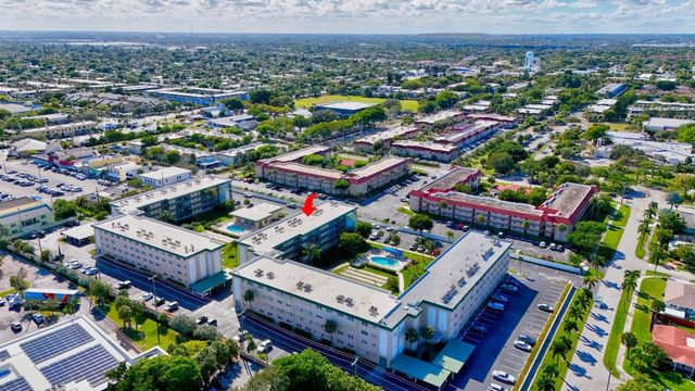 806 SE 7th Street 104, Deerfield Beach, FL 33441
