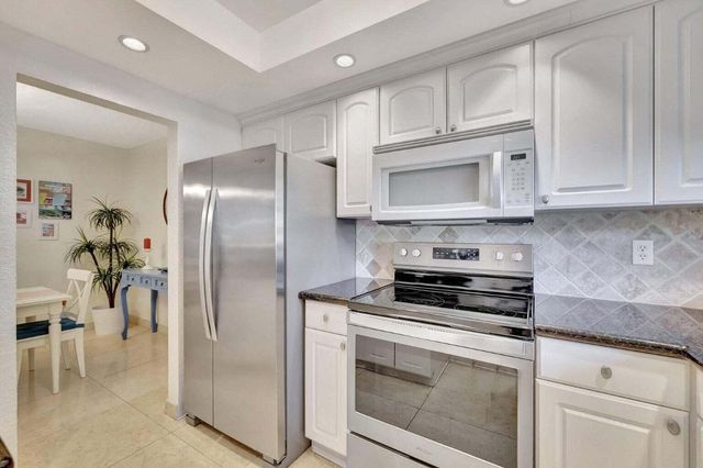 806 SE 7th Street 104, Deerfield Beach, FL 33441