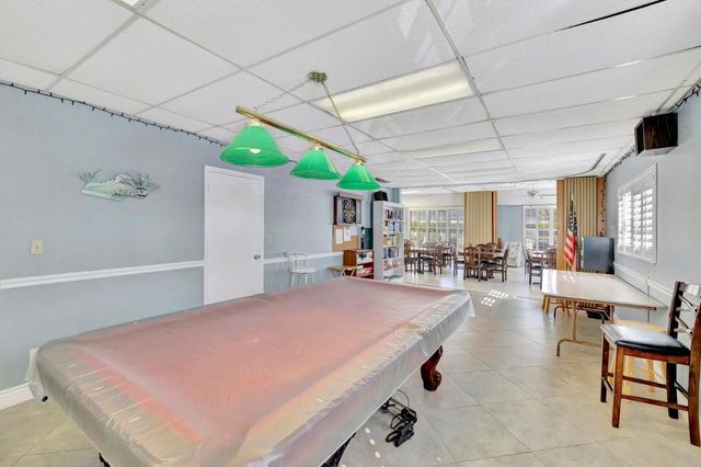 806 SE 7th Street 104, Deerfield Beach, FL 33441