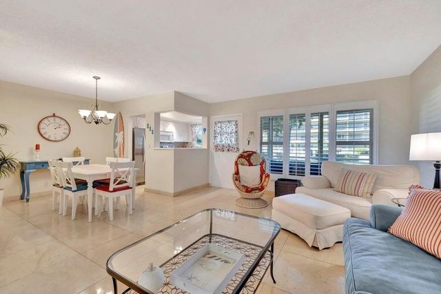 806 SE 7th Street 104, Deerfield Beach, FL 33441