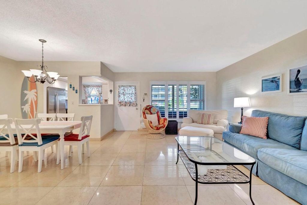 806 SE 7th Street 104, Deerfield Beach, FL 33441