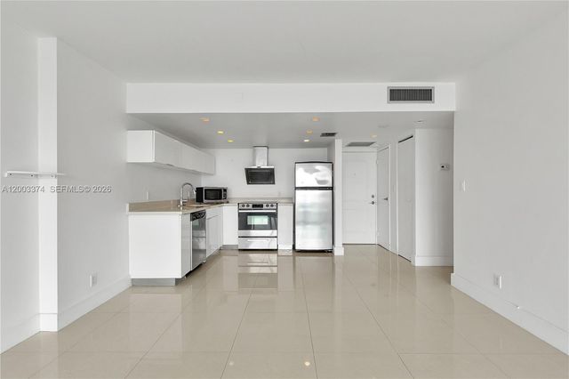 100 Bayview Dr 1002, Sunny Isles Beach, FL 33160