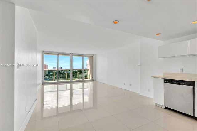 100 Bayview Dr 1002, Sunny Isles Beach, FL 33160