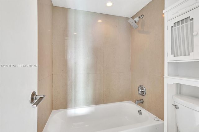 100 Bayview Dr 1002, Sunny Isles Beach, FL 33160