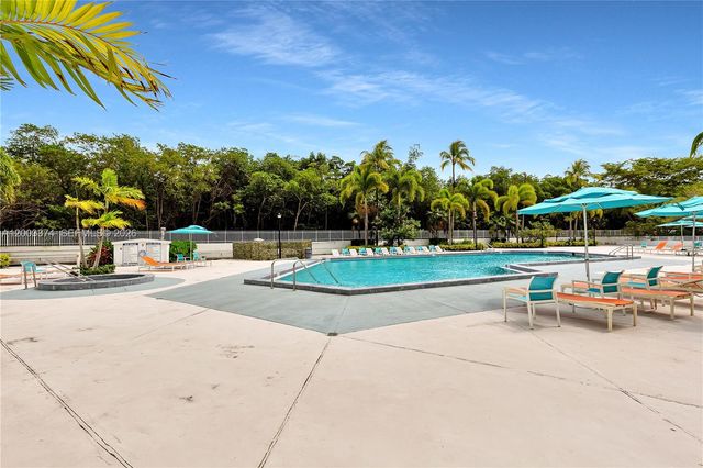 100 Bayview Dr 1002, Sunny Isles Beach, FL 33160