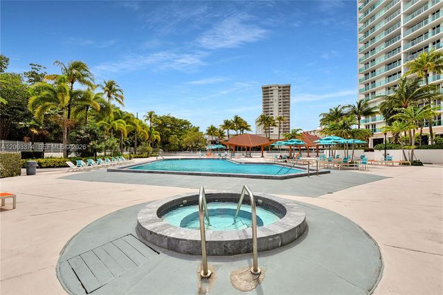 100 Bayview Dr 1002, Sunny Isles Beach, FL 33160