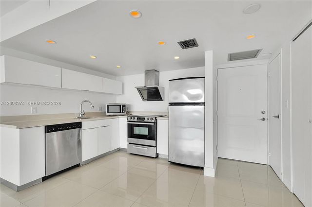 100 Bayview Dr 1002, Sunny Isles Beach, FL 33160