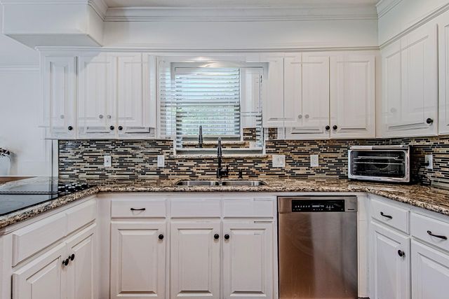 10307 Piping Rock Lane, Houston, TX 77042