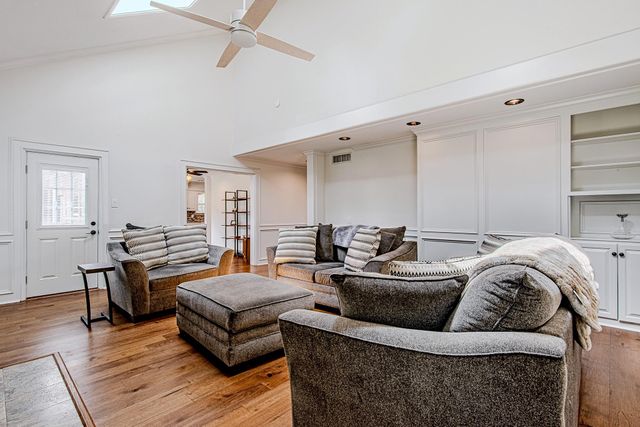 10307 Piping Rock Lane, Houston, TX 77042