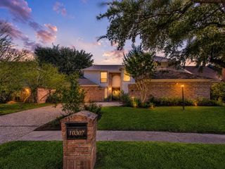 10307 Piping Rock Lane, Houston, TX 77042