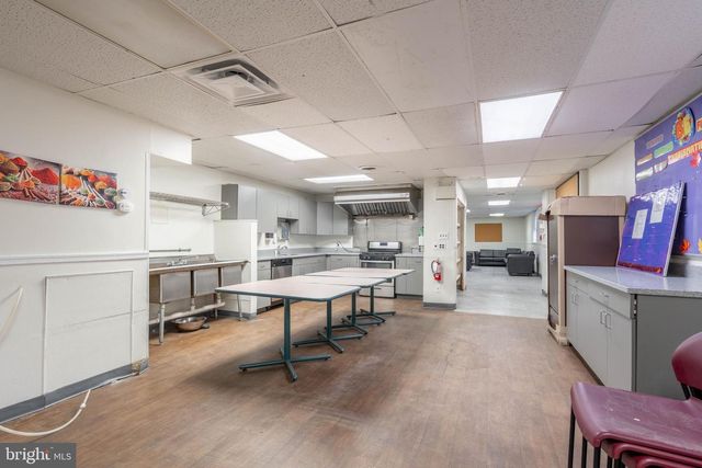 1300 SPRING GARDEN ST, Philadelphia, PA 19123