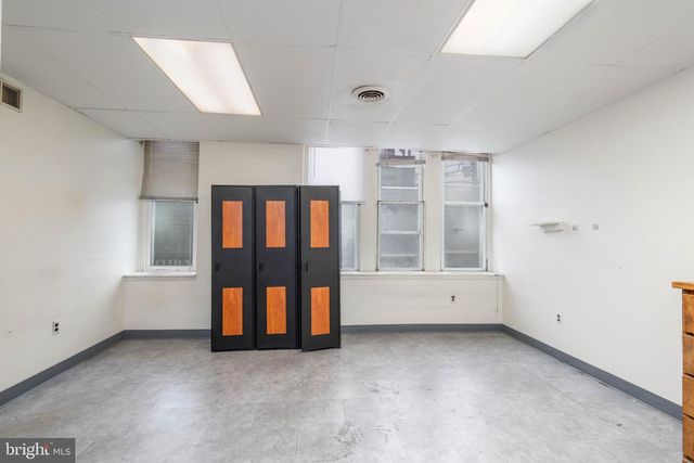 1300 SPRING GARDEN ST, Philadelphia, PA 19123