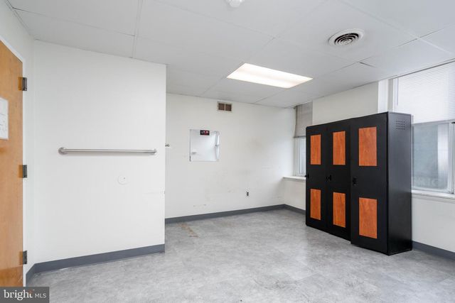 1300 SPRING GARDEN ST, Philadelphia, PA 19123