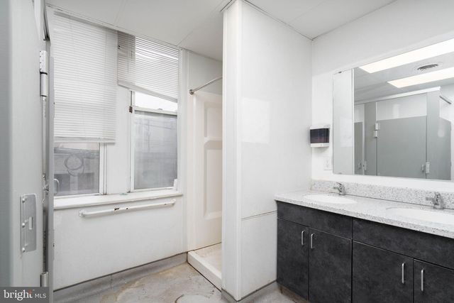 1300 SPRING GARDEN ST, Philadelphia, PA 19123