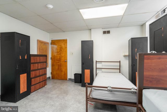 1300 SPRING GARDEN ST, Philadelphia, PA 19123