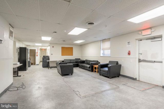 1300 SPRING GARDEN ST, Philadelphia, PA 19123