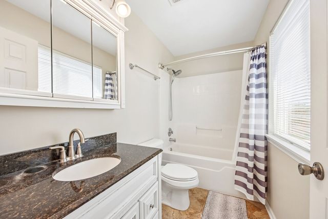 673 E FOUNTAINVIEW Drive 673, Mundelein, IL 60060