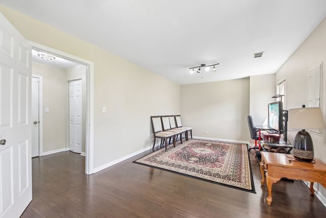 673 E FOUNTAINVIEW Drive 673, Mundelein, IL 60060