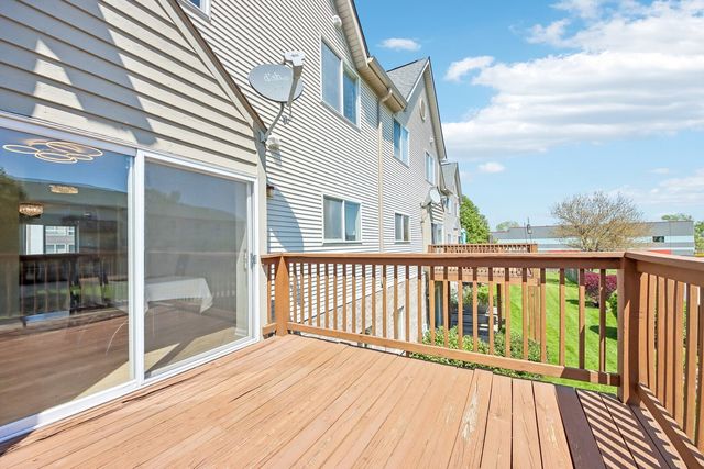 673 E FOUNTAINVIEW Drive 673, Mundelein, IL 60060