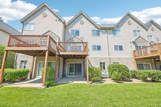 673 E FOUNTAINVIEW Drive 673, Mundelein, IL 60060