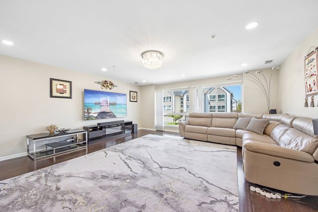 673 E FOUNTAINVIEW Drive 673, Mundelein, IL 60060