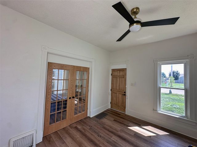 1922 9th SW, Cedar Rapids, IA 52404
