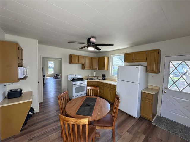 1922 9th SW, Cedar Rapids, IA 52404