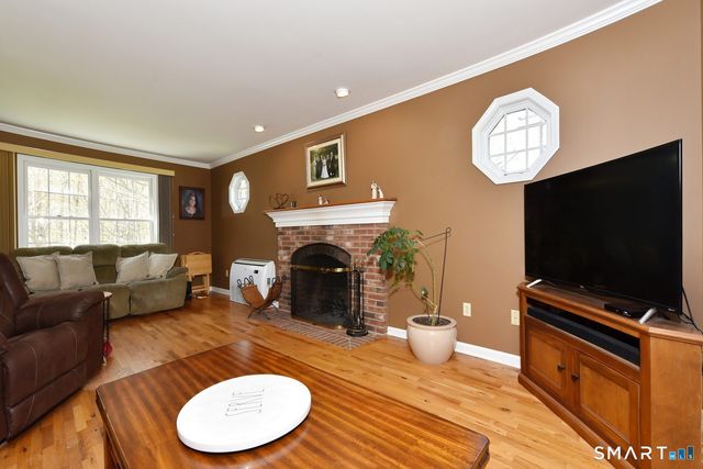 31 North Maple Street, East Hampton, CT 06424
