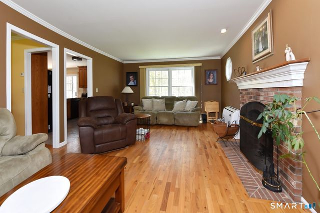 31 North Maple Street, East Hampton, CT 06424