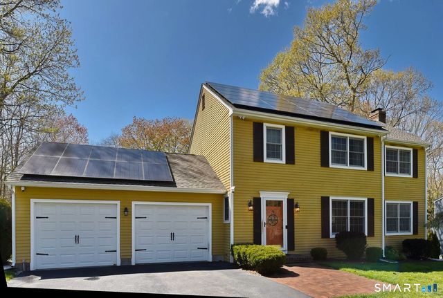 31 North Maple Street, East Hampton, CT 06424