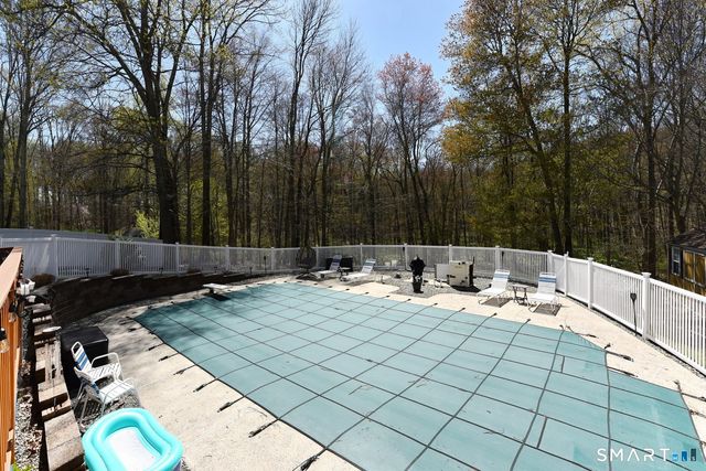 31 North Maple Street, East Hampton, CT 06424