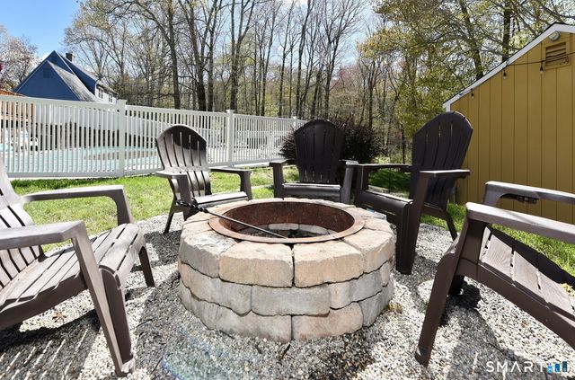 31 North Maple Street, East Hampton, CT 06424