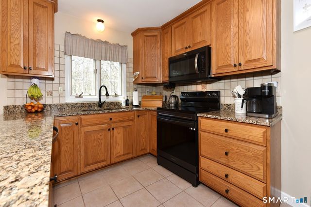31 North Maple Street, East Hampton, CT 06424